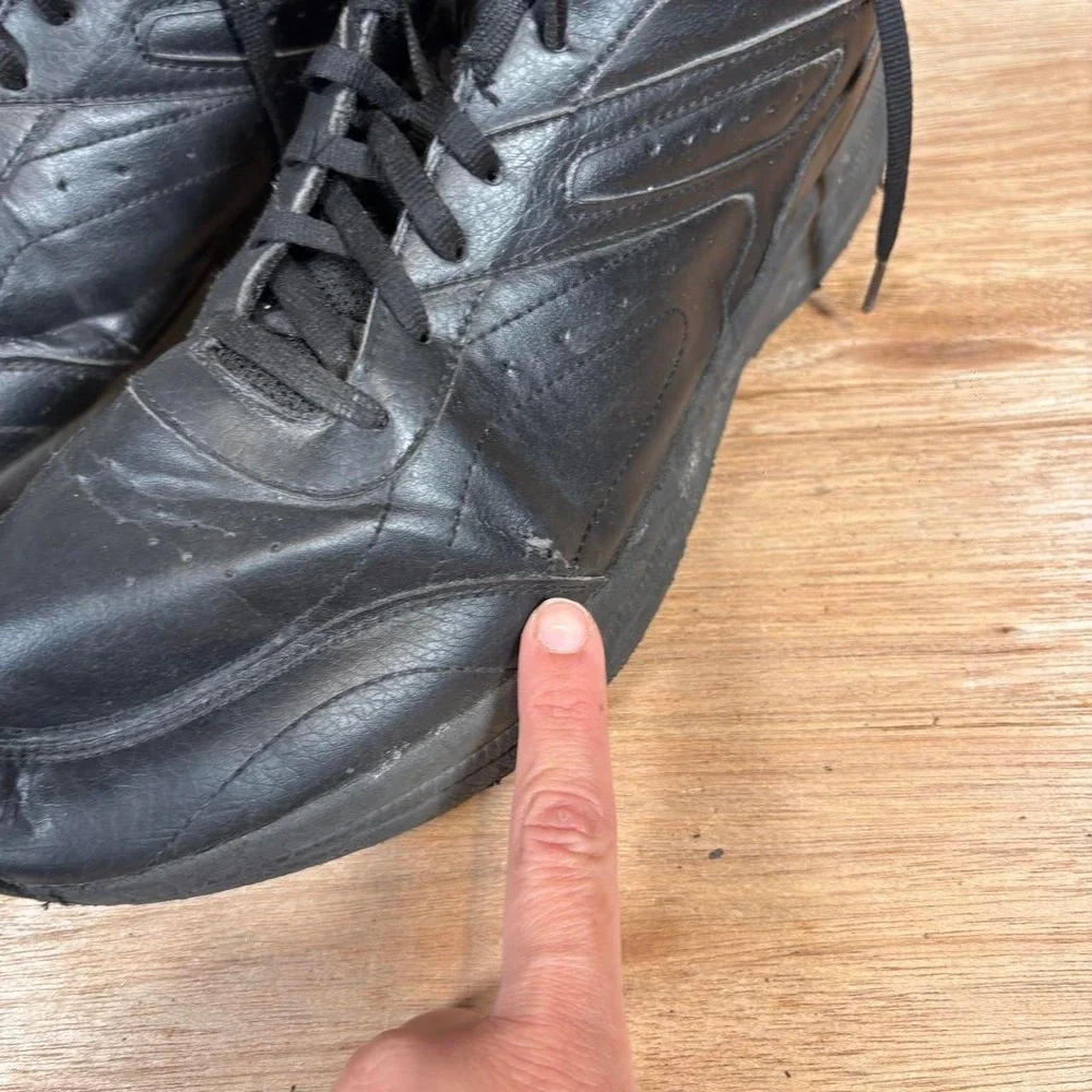 Black leather sneakers with a retro vibe Size 13